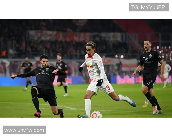 激烈角逐!德甲冠军争夺赛上演多强队间激烈对决