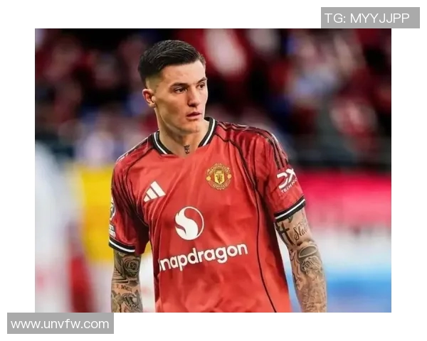 英超联赛重磅交易！曼联引进世界级前锋，改写球队未来命运